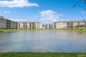 apartments with view of the pond at Retreat at Magnolia